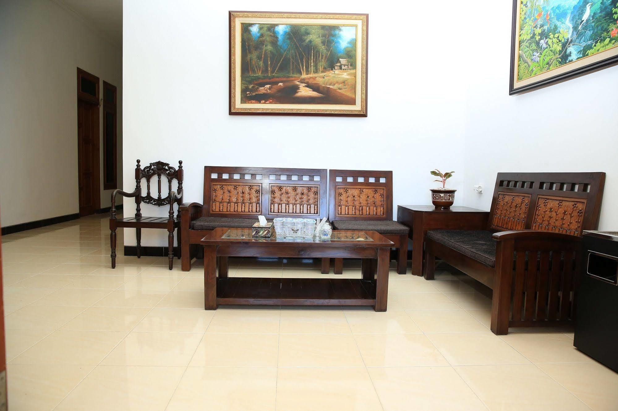 Puri Kusuma Guest House Tabanan Zewnętrze zdjęcie